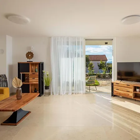 Aurelia Sveti Vid-Miholjice